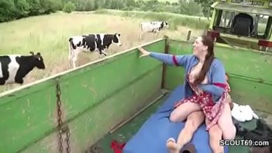 Зрелая немка расплатилась сексом с незнакомцем за то что её подвезли в город