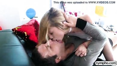 Мужик своим языком и членом хорошо обработал на кастинге дырочки девушки