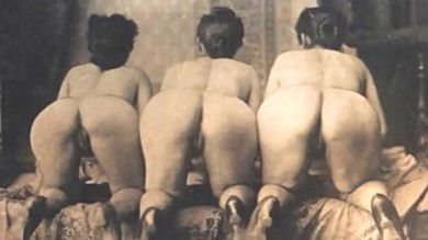 Мужик ебет волосатую красотку на стуле, в потом эротические ретро-фото