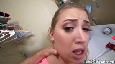 Старший брат грубо отимел сестричку на стиральной машине и на стуле в рот и писю