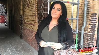 Скаут развёл толстую бабу с большими сиськами на еблю