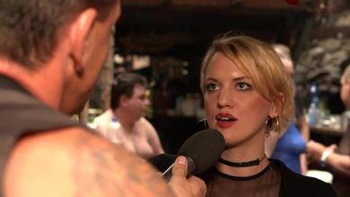 Настоящая оргия зрелых дам и мужчин которые разместились в роскошном БДСМ отеле