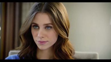 Мужики трахают красивых девушек в упругие задницы и вагины и кормят их спермой